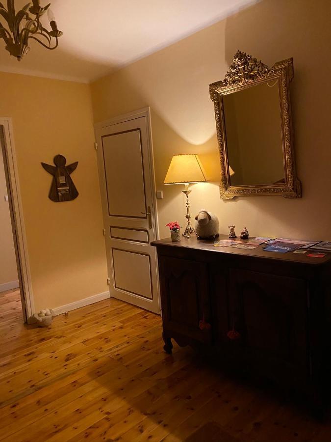 Chez Hélène, appartement charmant pour 4 personnes chiens bienvenus-perros bienvenidos Bourg-Madame Esterno foto