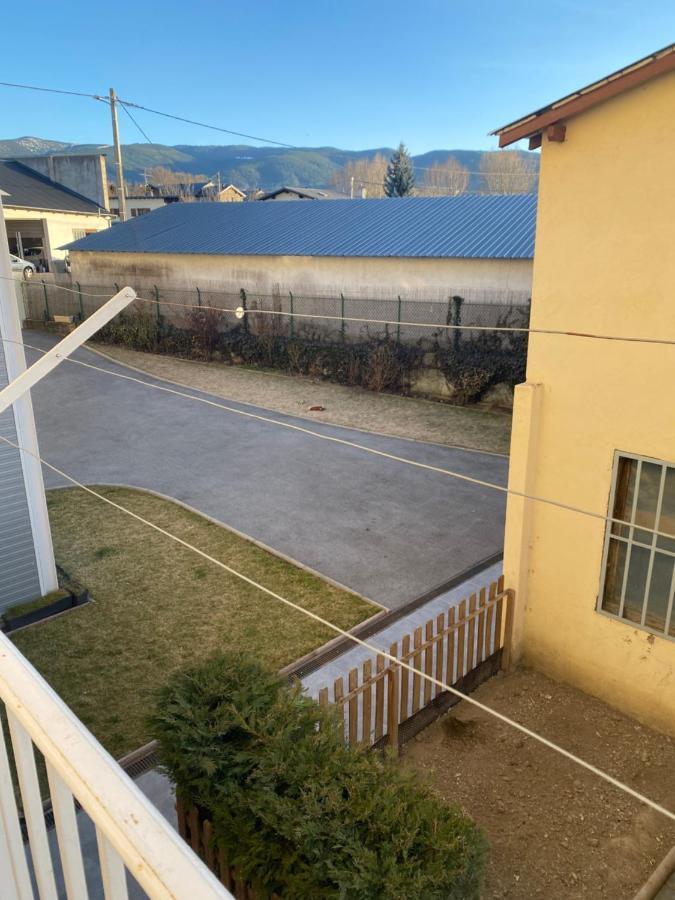 Chez Hélène, appartement charmant pour 4 personnes chiens bienvenus-perros bienvenidos Bourg-Madame Esterno foto