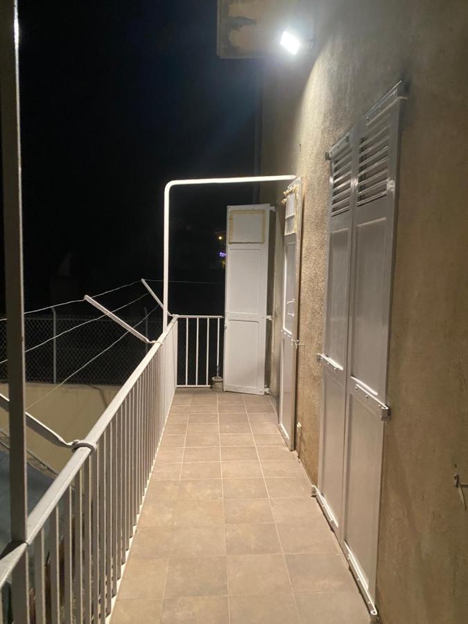 Chez Hélène, appartement charmant pour 4 personnes chiens bienvenus-perros bienvenidos Bourg-Madame Esterno foto